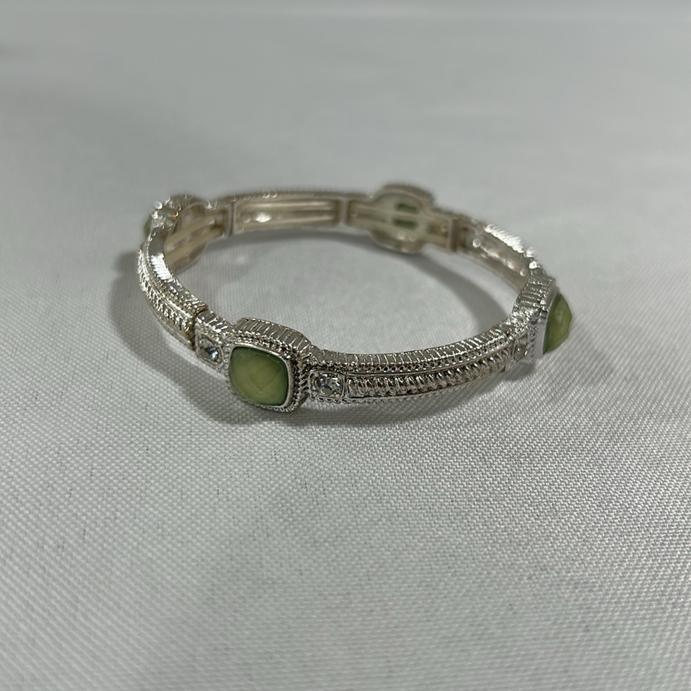 Elegant Silver Toned Stretch Bracelet Green Gemstone - Picture 2 of 3